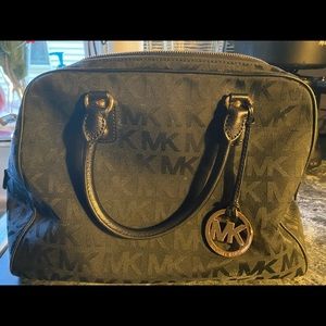 Beautiful Michael Kors satchel